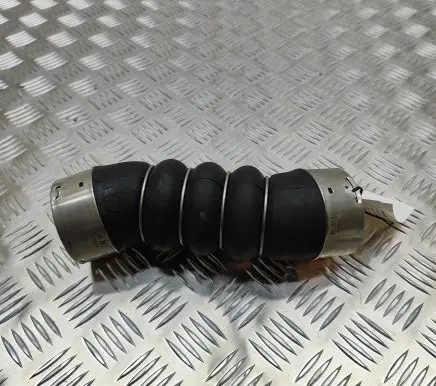 BMW 5 G30 G31 Intercooler hose/pipe 8571024
