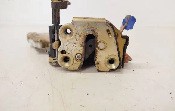 Nissan Almera N16 Front door lock 8055361U66 89A518