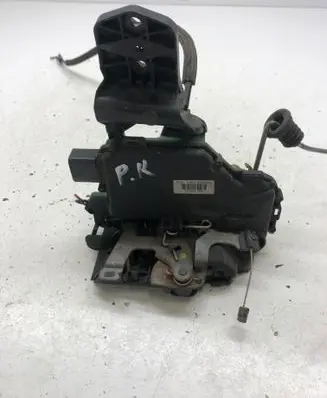Volkswagen PASSAT B5.5 Front door lock 3B1837015Q