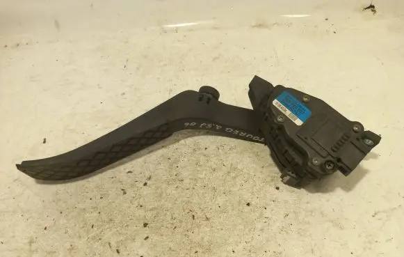 Volkswagen Touareg I Accelerator throttle pedal 7L6723507 6PV00777024