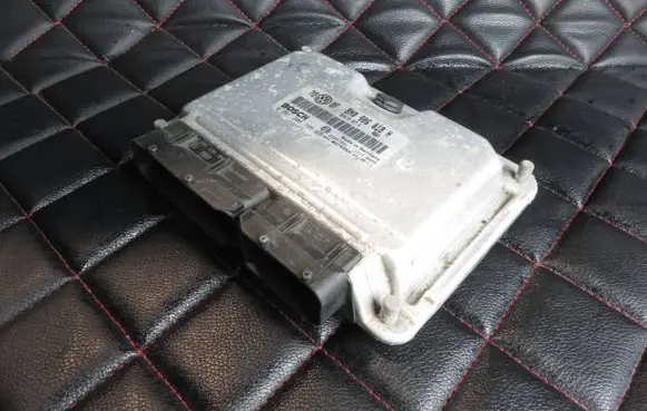 Audi TT Mk1 Engine control unit/module 8N0906018H 26SA7341 0261206795