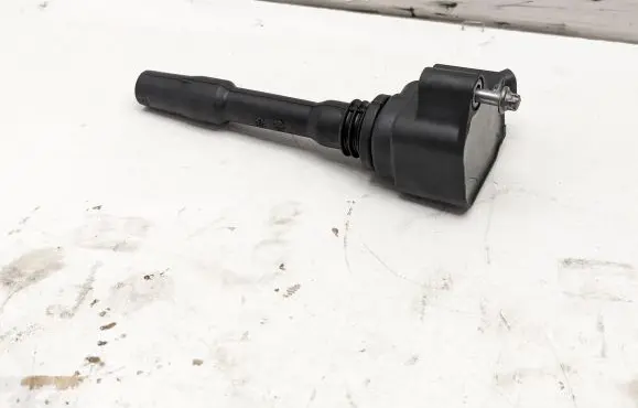 BMW 2 F46 High voltage ignition coil 8643360 260181015 77850002