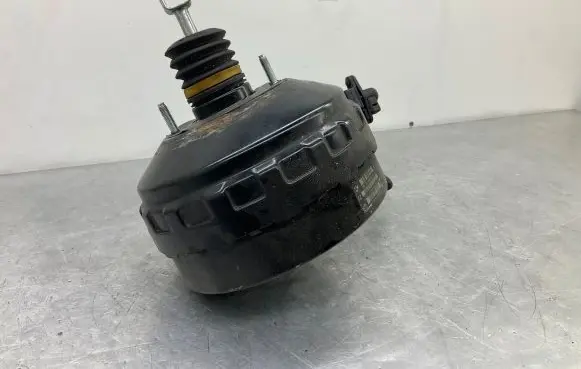 BMW 3 E92 E93 Brake booster 6775932