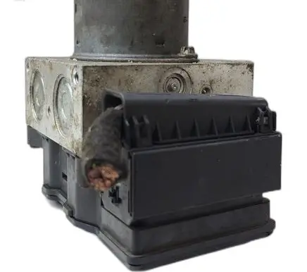 Mini One - Cooper R56 Master brake cylinder 6785909