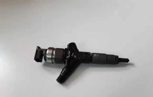 Subaru Impreza III Fuel injector 16613AA020