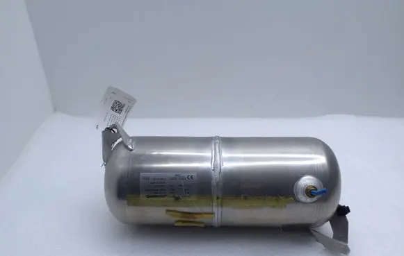 Audi Q7 4L Air suspension tank/reservoir 7L8616202A