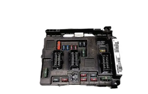 Citroen C3 Fuse module 9643498780