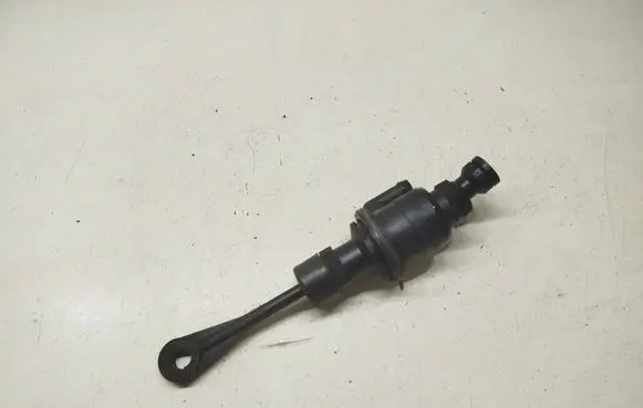 KIA Carens III Clutch master cylinder 