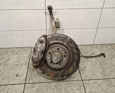 Front wheel hub