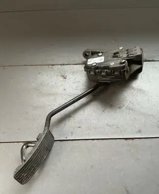Opel Zafira B Accelerator throttle pedal 6PV00811500 9202343