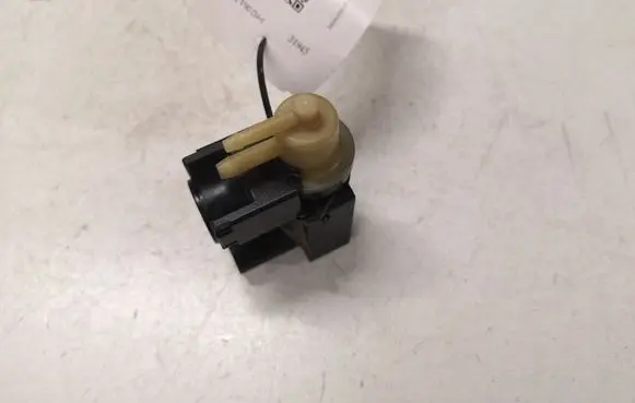 Volvo S90, V90 Turbo solenoid valve 31339808 70466400