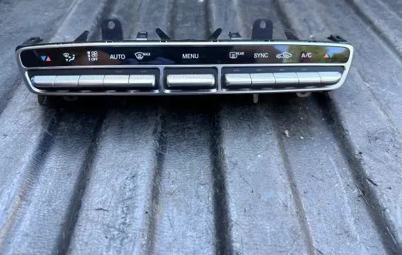 Mercedes-Benz C W205 Air conditioning (A/C) switch A2059058813 40762402 A2C1115200001