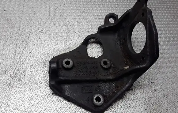 Volkswagen Transporter - Caravelle T4 Fuel pump bracket 074130147C