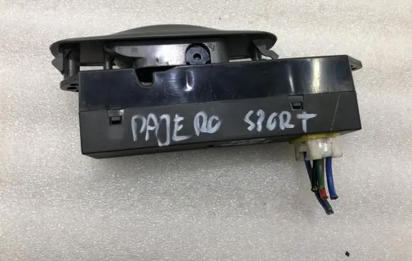 Mitsubishi Pajero Fog light switch 