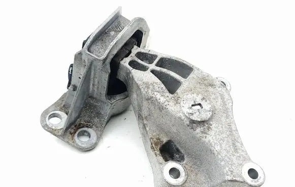 Renault Captur II Engine mount bracket 112323904R