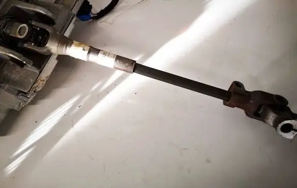 Opel Corsa E Steering column universal joint 39017425 557805028