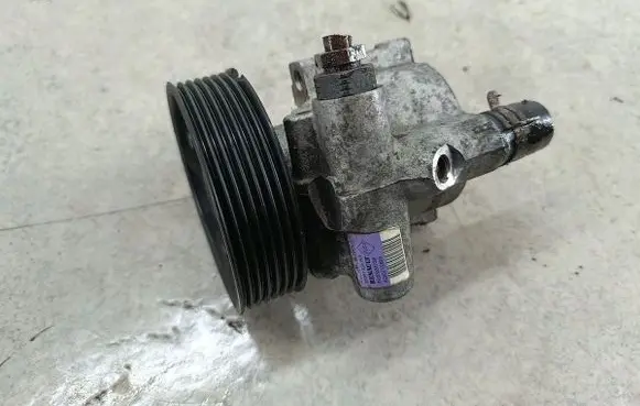 Opel Vivaro Power steering pump 