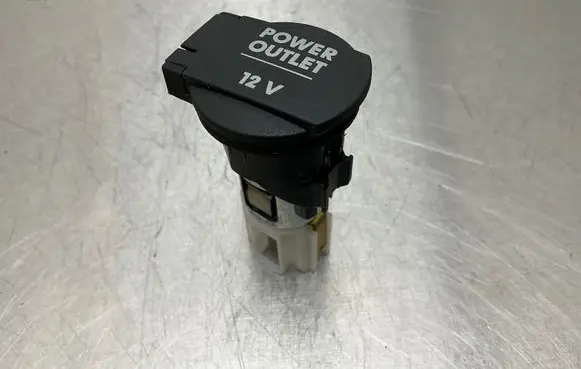 Volkswagen Touran I Cigarette lighter