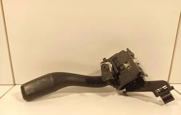 Audi A3 S3 8P Indicator stalk 8P0953513A 01103600