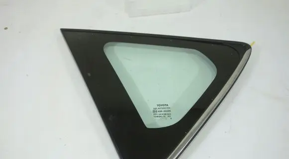Toyota Auris E180 Sliding door window/glass 62720