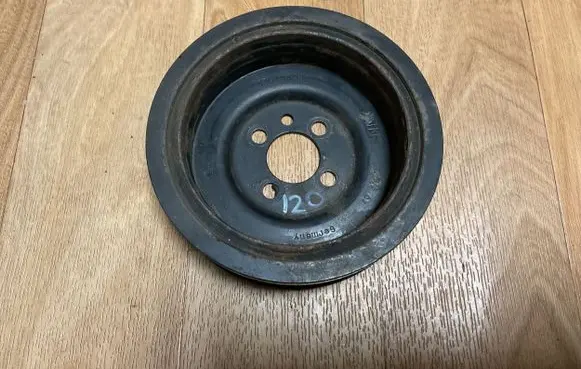 Volkswagen PASSAT B6 Crankshaft pulley 03G105243