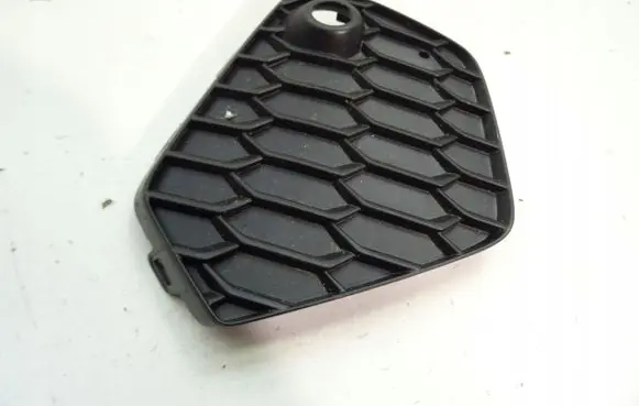 Audi A3 8Y Front bumper lower grill 8Y0807682