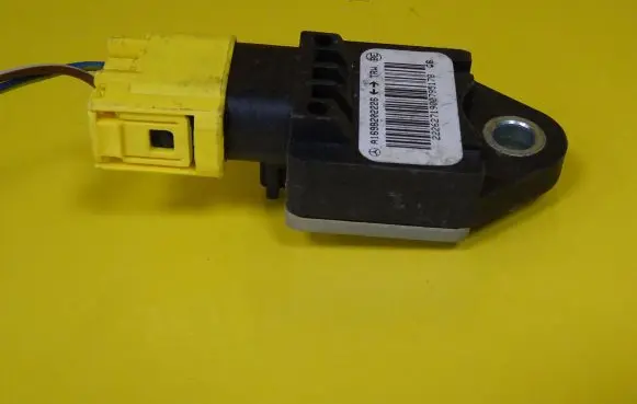 Mercedes-Benz A W169 Airbag deployment crash/impact sensor A1698202226