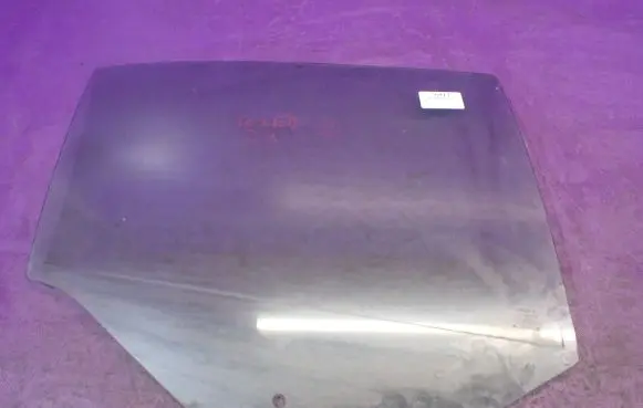 Seat Toledo II (1M) Front door window glass four-door