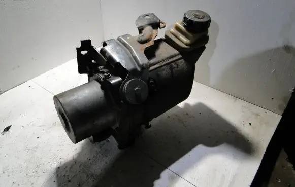 Renault Laguna III Power steering pump A5097167 491100023R