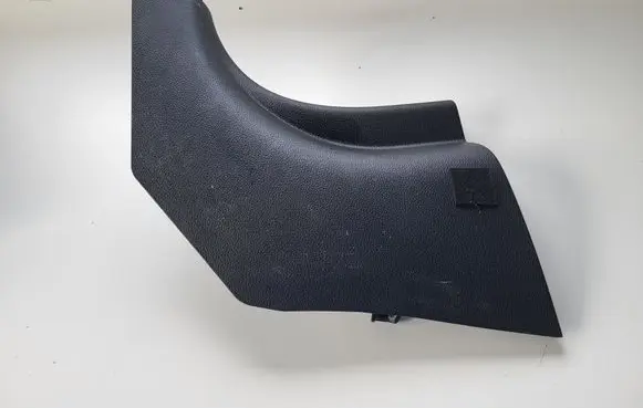 KIA Xceed Front sill trim cover