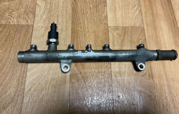 Volvo S40, V40 Fuel main line pipe 0445214024 7700114017