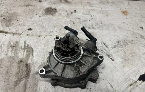 Volvo V70 Vacuum pump 9140300110