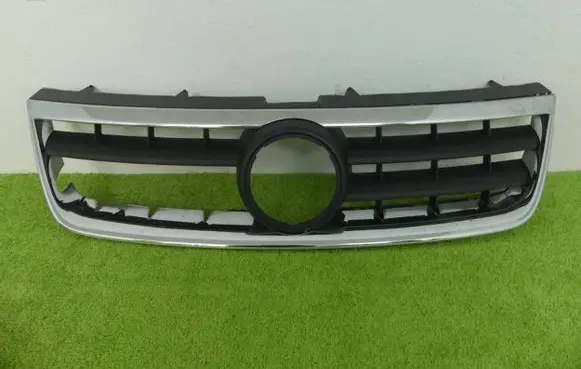 Volkswagen Touareg I Front bumper upper radiator grill 7LO6853653