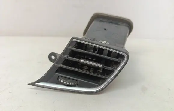 Alfa Romeo Giulietta Dashboard side air vent grill/cover trim 156088352
