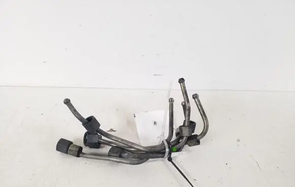 Volvo V50 Fuel injector supply line/pipe 