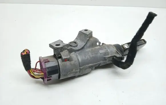 Volkswagen PASSAT B5.5 Ignition lock 4B0905851C