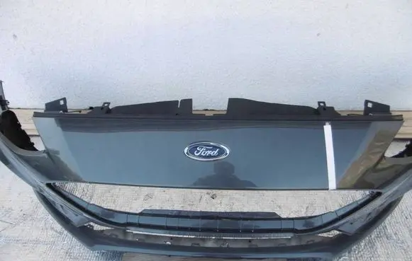 Ford Focus Front bumper 13831051009