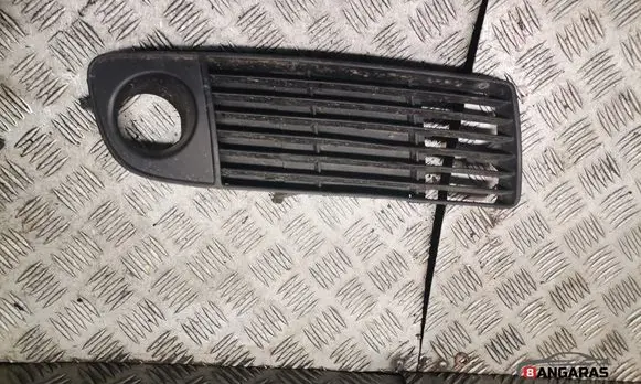 Audi A6 S6 C5 4B Front bumper lower grill 4B0807682H