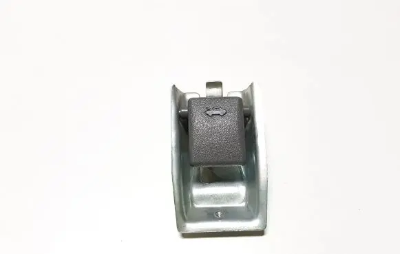 Suzuki Grand Vitara I Engine bonnet (hood) release handle 8215060E0