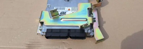 Nissan X-Trail T30 Engine control unit/module 5800382 23710eq465 2758003822