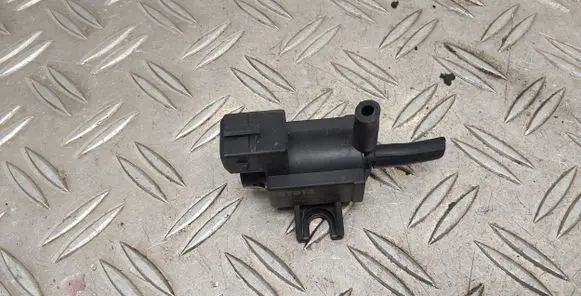 Toyota Verso Turbo solenoid valve 258600R010