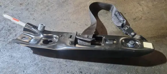 Volvo XC90 Front seatbelt 8093