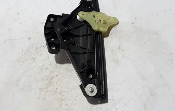 Renault Clio V Rear window lifting mechanism without motor 827218155R