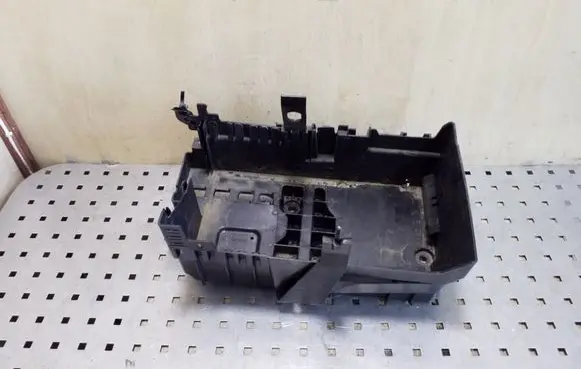 Opel Zafira C Battery box tray 13354420