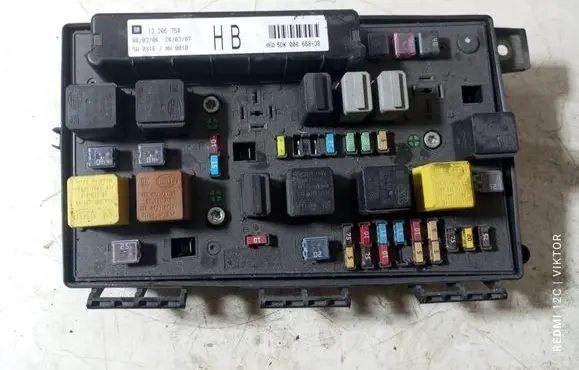 Opel Zafira B Fuse module 13206754 5DK00866838