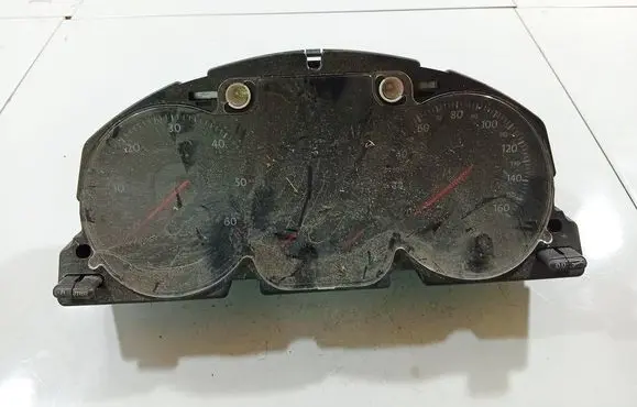Volkswagen PASSAT B6 Speedometer (instrument cluster) A2C53106067