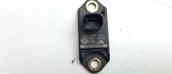 Volkswagen PASSAT B6 Airbag deployment crash/impact sensor 3C0907651 M7530