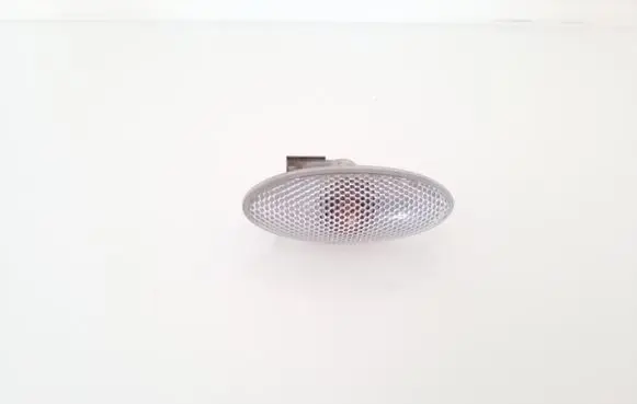 Toyota Auris 150 Front fender indicator light