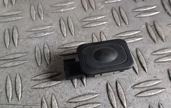Jaguar F-Pace Tailgate opening switch GX7314K147AA