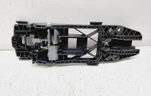 Rear door exterior handle/bracket